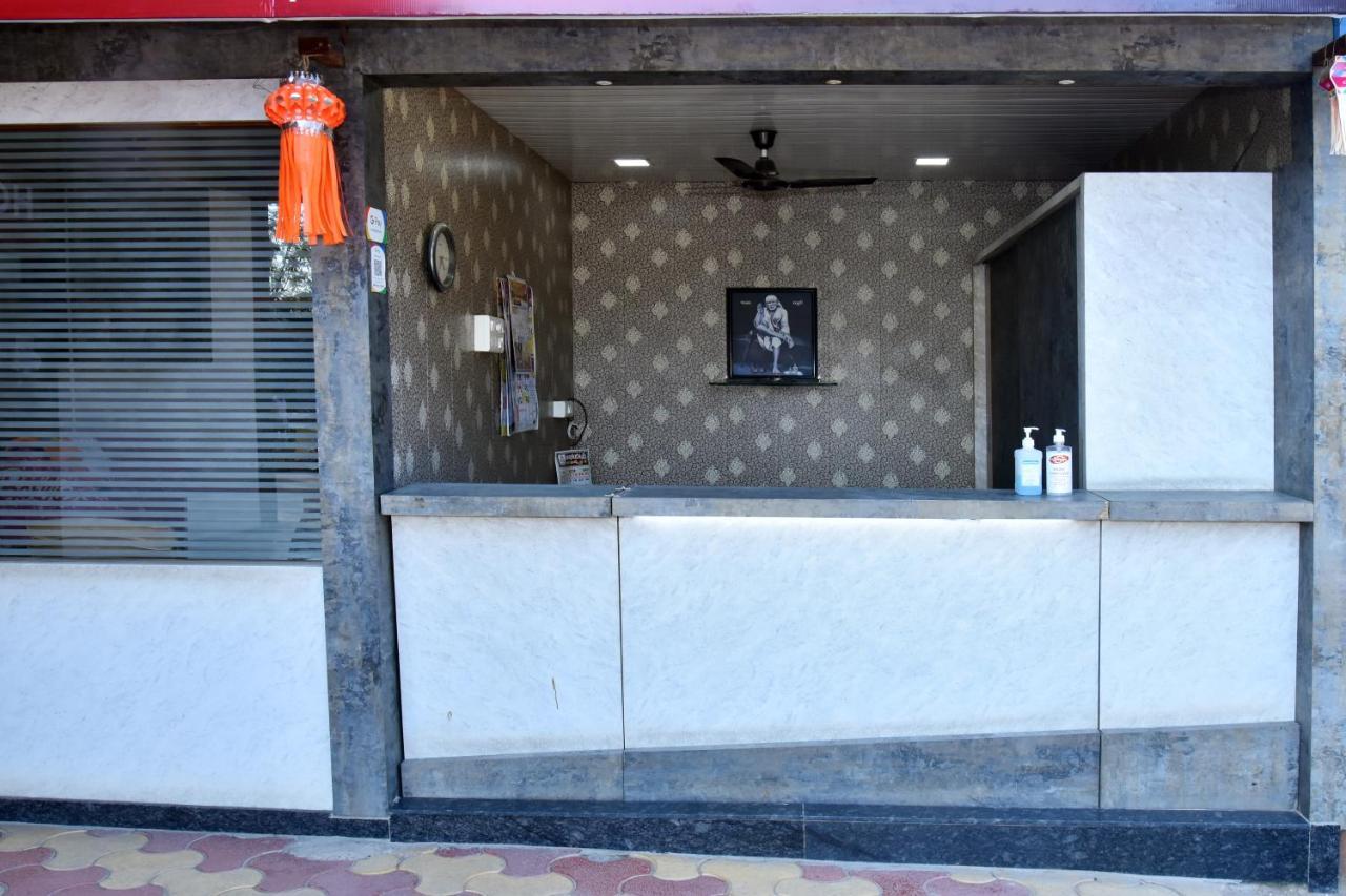 Hotel Temple Sai シルディ エクステリア 写真