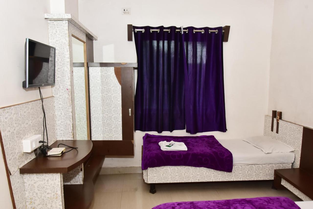 Hotel Temple Sai シルディ エクステリア 写真